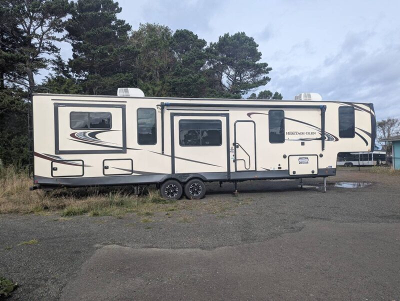 FRONT-OF-5TH-WHEEL-SIDE-VIEW