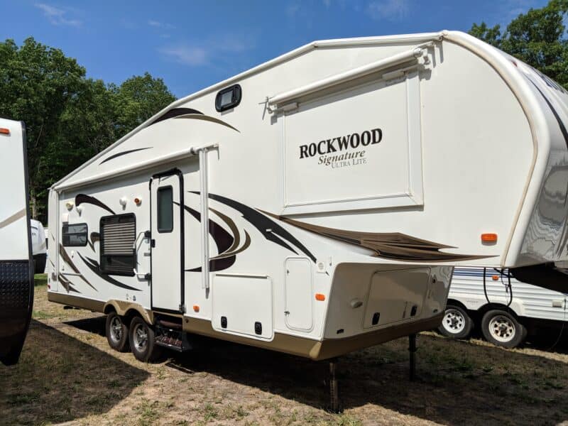 Trailer-right-side